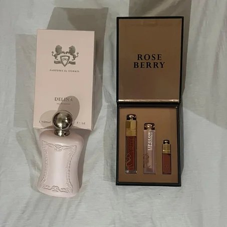 Offre Exclusive : Delina Eau de Parfum & Coffret 3 Gloss Rose Berry
