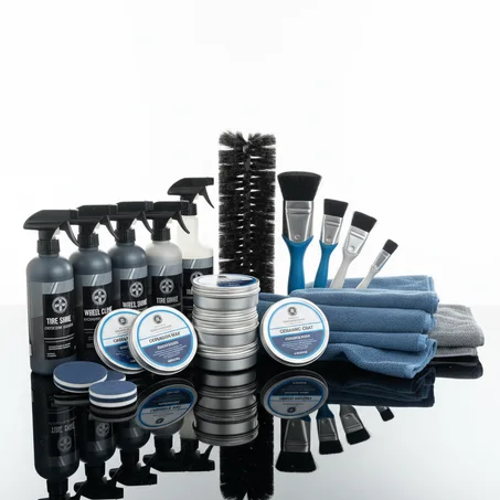 أدوات العناية بالسيارة
