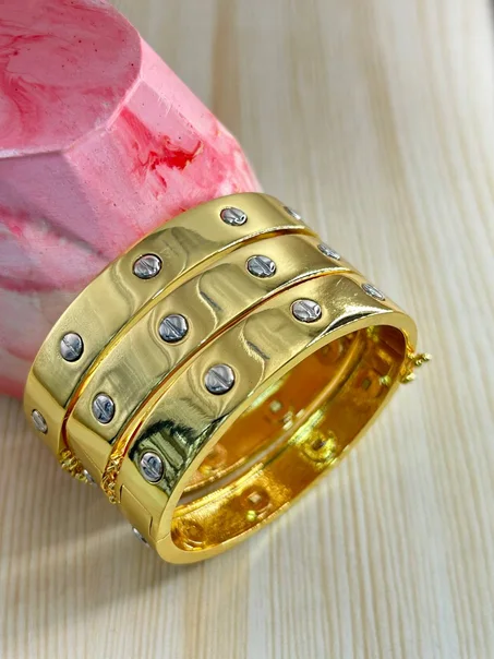 براسلي ثلاثي من شكل واحد acier inoxydable