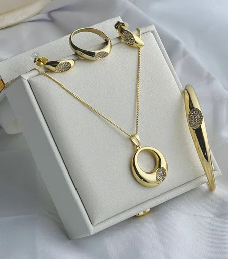 اونصومبل  براسلي و سنسلة و الحلقات وخاتم