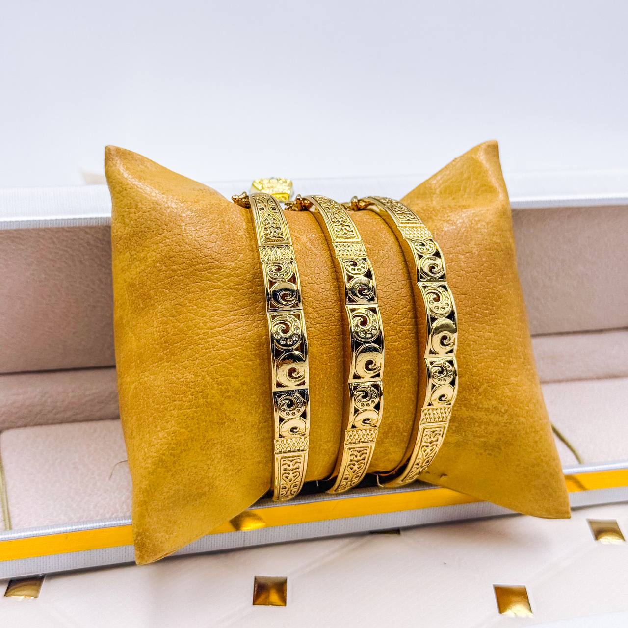3 Bracelet Ous