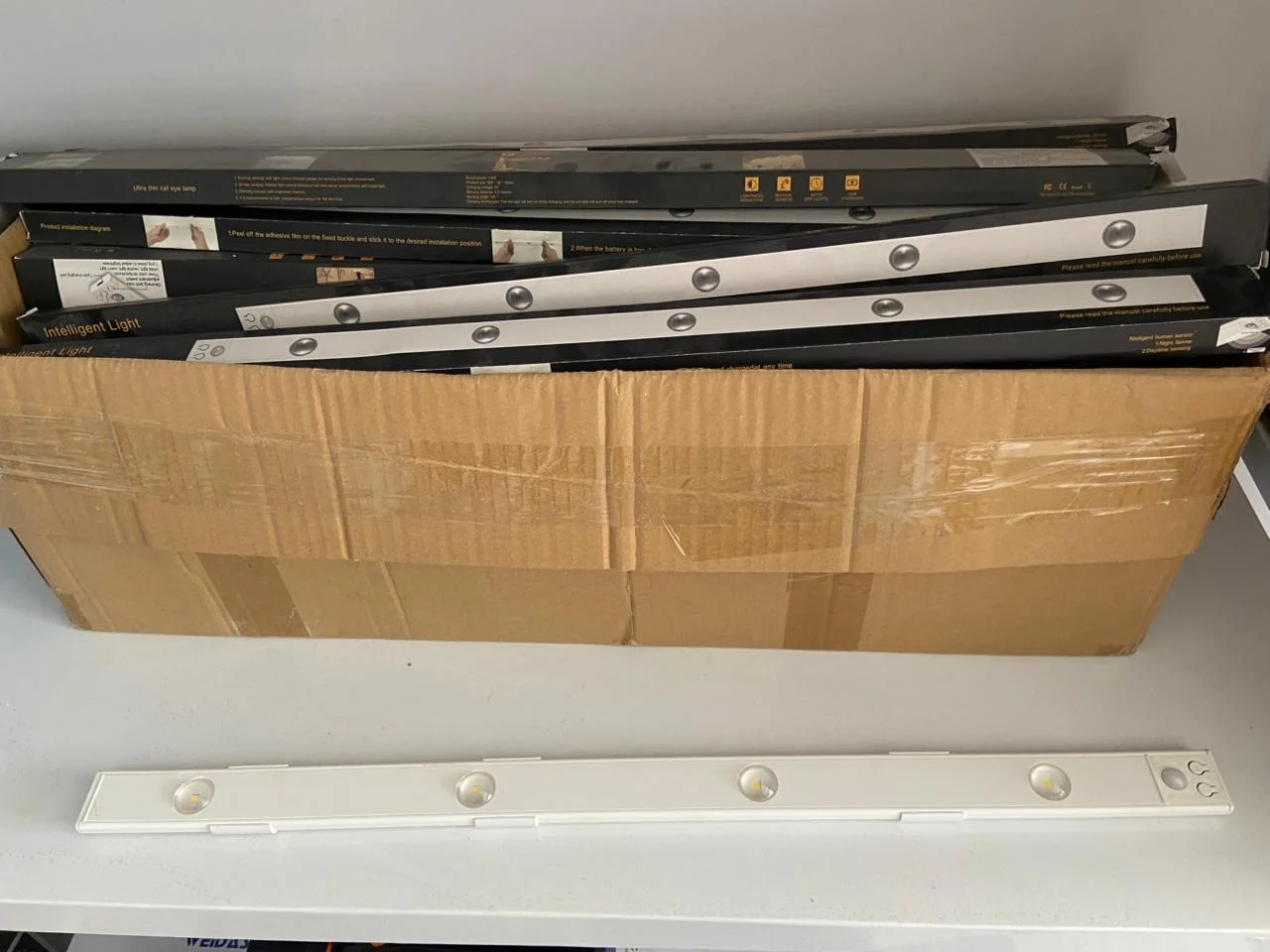 Lampe LED Intelligente pour Armoire 60cm