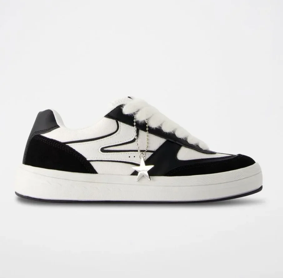 Basket noir et blanc