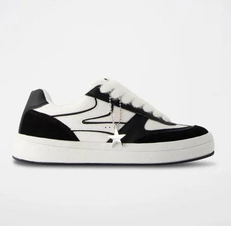 Basket noir et blanc