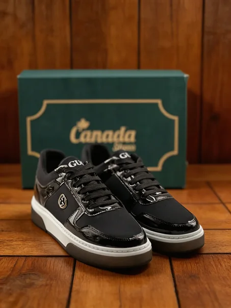 أحدية شبابية