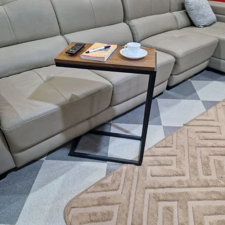 طاولة gus الجانبية