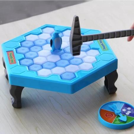 لعبة البطريق و المطرقة