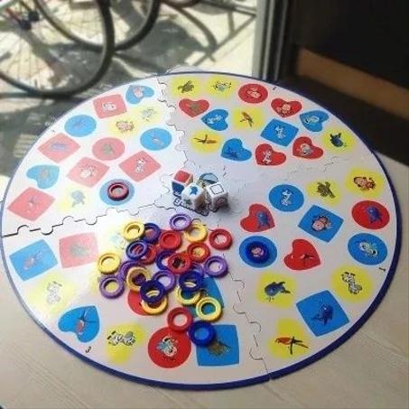 لعبة التفاعل وايجاد الصور