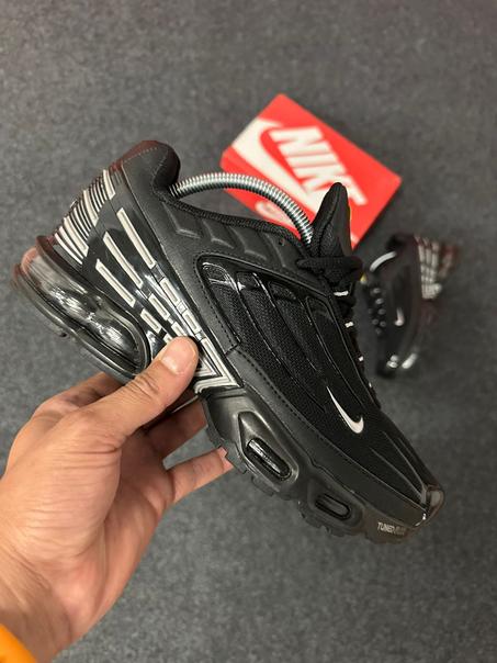 NIKE TN PLUS 3 negro