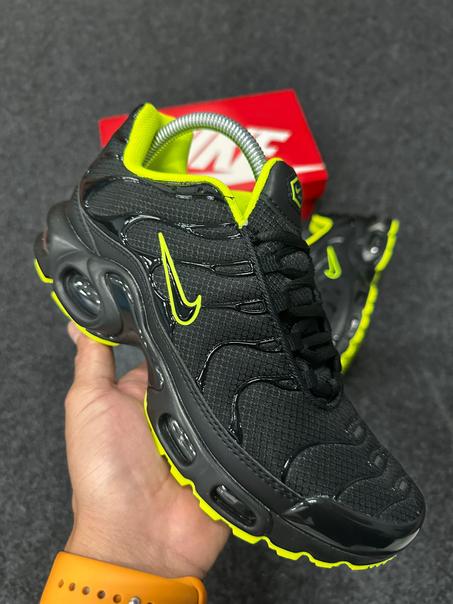 NIKE TN negro