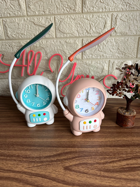 مصباح مكتب رائد فضاء