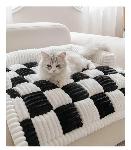 Thick Plush Cat Bed 70×70cm – Warm Anti-Slip Silicone Pet Mat for Kittens