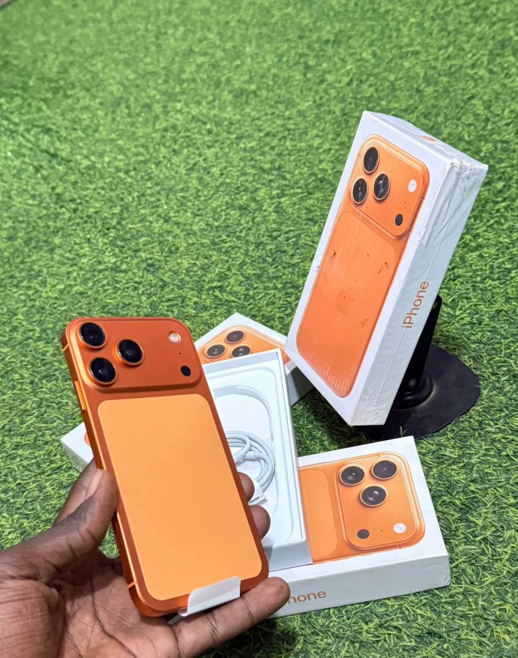 iPhone XR  ORIGINAL (Modifié 17 Pro depuis l’usine)