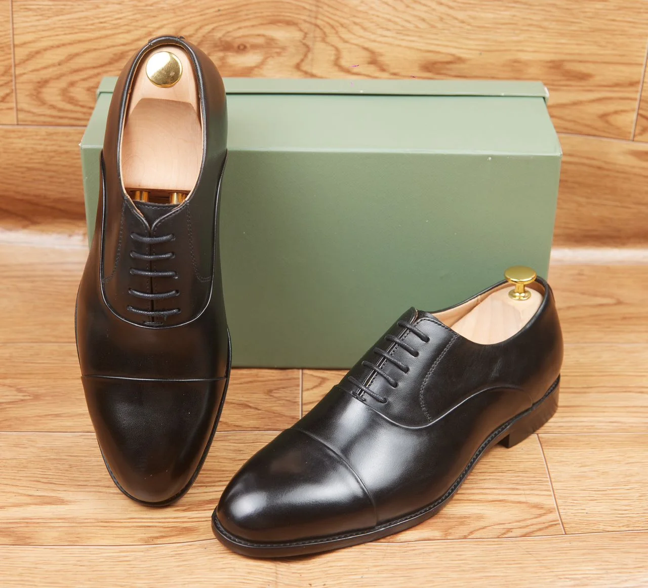 Soulier et Mocassins en Cuir Haut de Gamme pour un Look Professionnel et décontracté où que vous soyez.