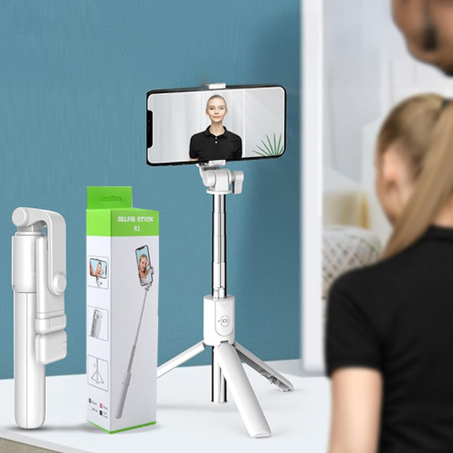 Wireless Bluetooth Selfie Stick