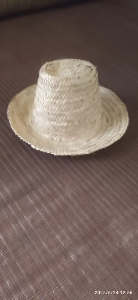 قبعة أصيلة من الدوم