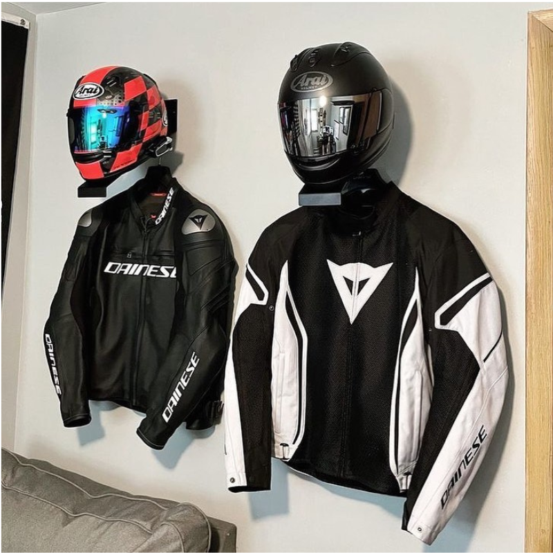 حامل الخوذة المعدني