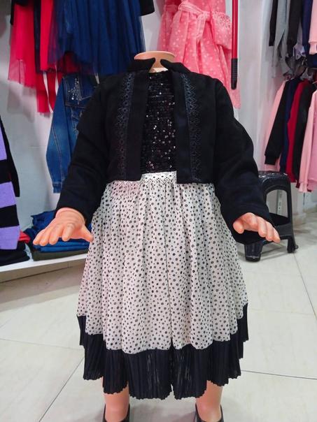 كسيوة قطعتين باللون الأسود والأبيض منقط قياسات 2/10