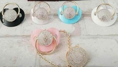 Tétine en Plaque Or – sucette dorée