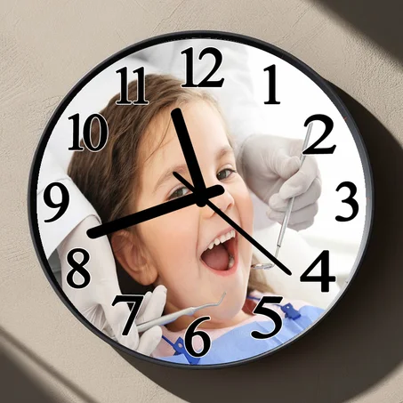 Horloge Murale Argentée – Idéale pour Cabinet Dentaire