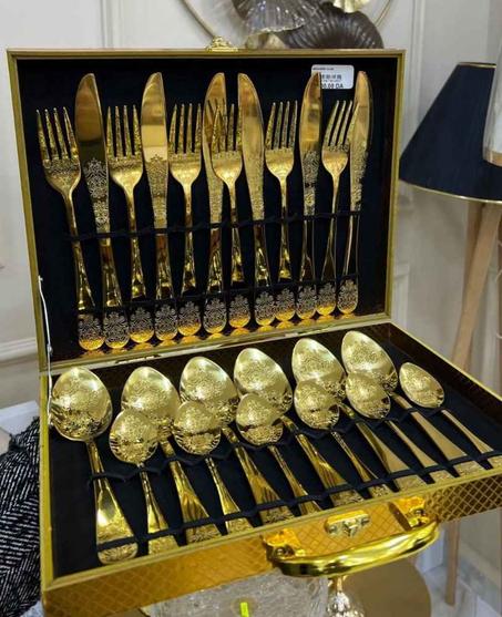 Élégant Service de Couverts en Acier Inoxydable Gravé 24PCS