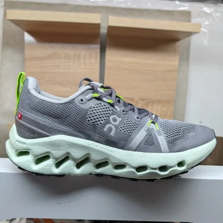 On cloudsurfer trail