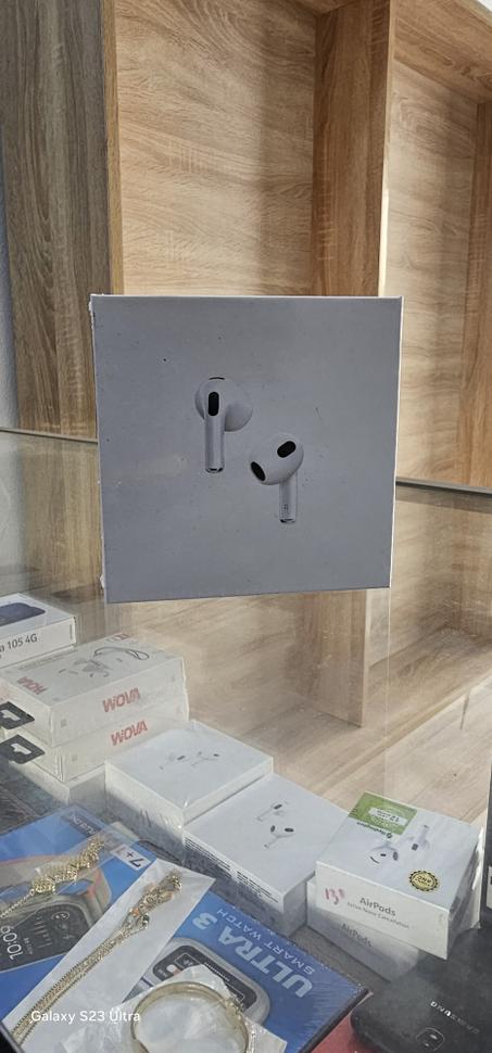 Apple AirPods (3rd Generation)