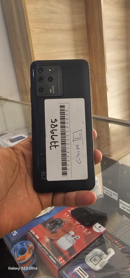 هاتف ZTE Blade V30