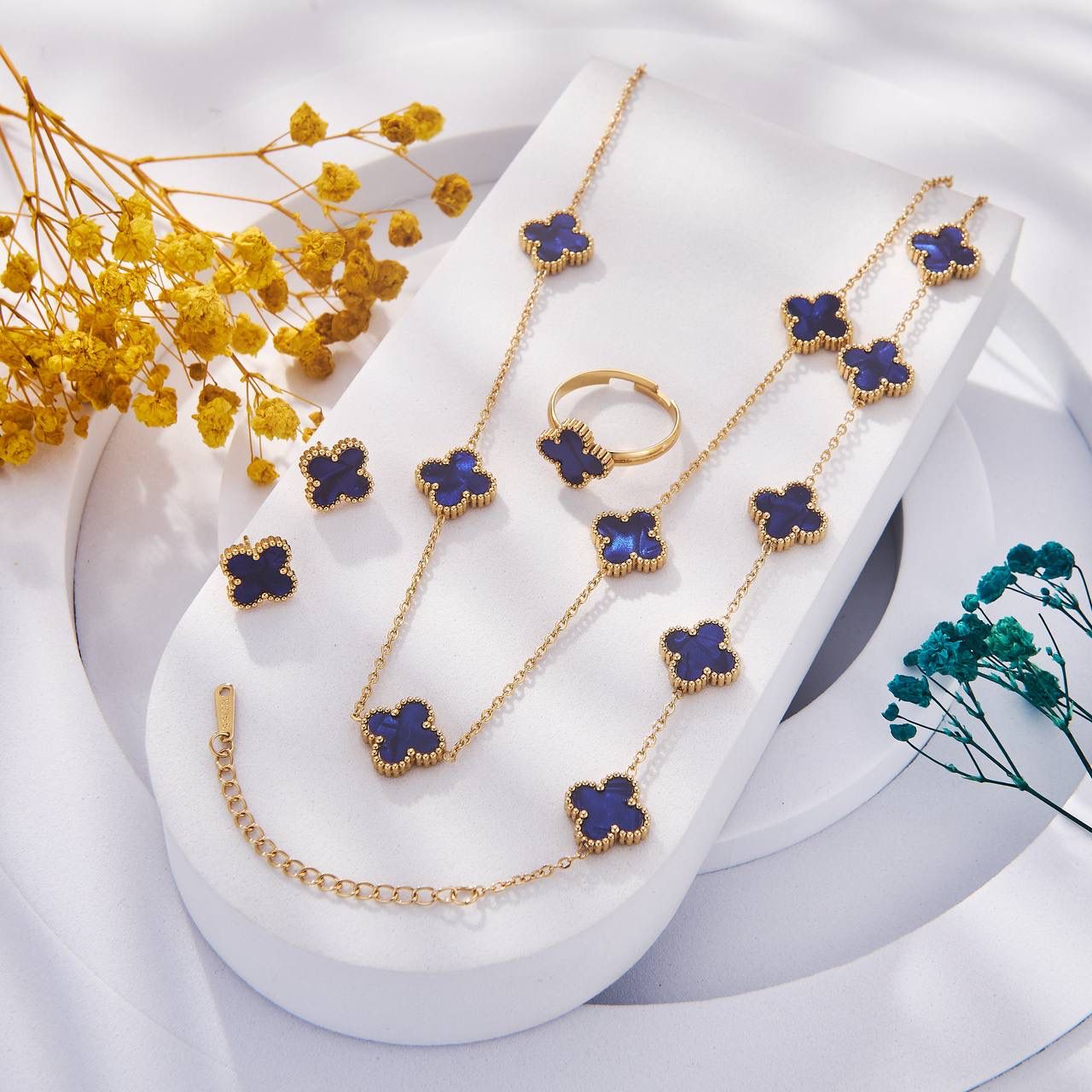 collection CLOVER en acier