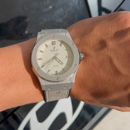 HUBLOTT CLASSIC FUSION STRAP SILICONE