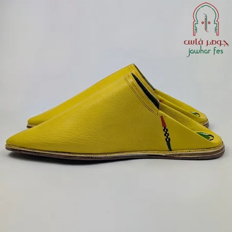 البلغة المغربية بزخرفة أنيقة