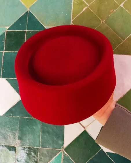 الطربوش المغربي الأصلي  رمز الأناقة والتقاليد