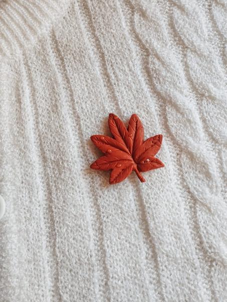 Autumn leaf brooch 1