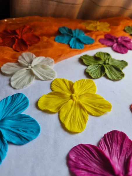 Tropical blooms earrings