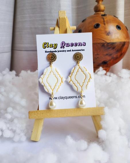 Classy white khemissa