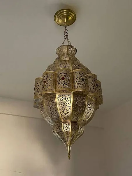 مصباح نحاسي مغربي تقليدي