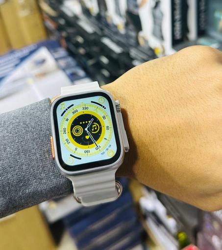 الساعة الذكية Ultra Serie 8+Kit Bluetooth