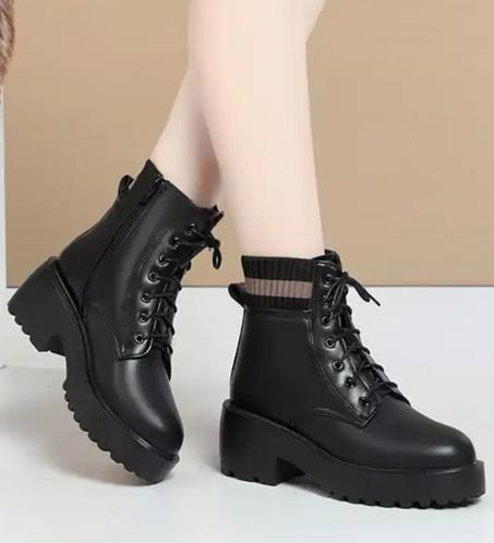 أحذية تشيلسي بريطانية من الجلد الطبيعي