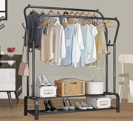 علاقة ملابس