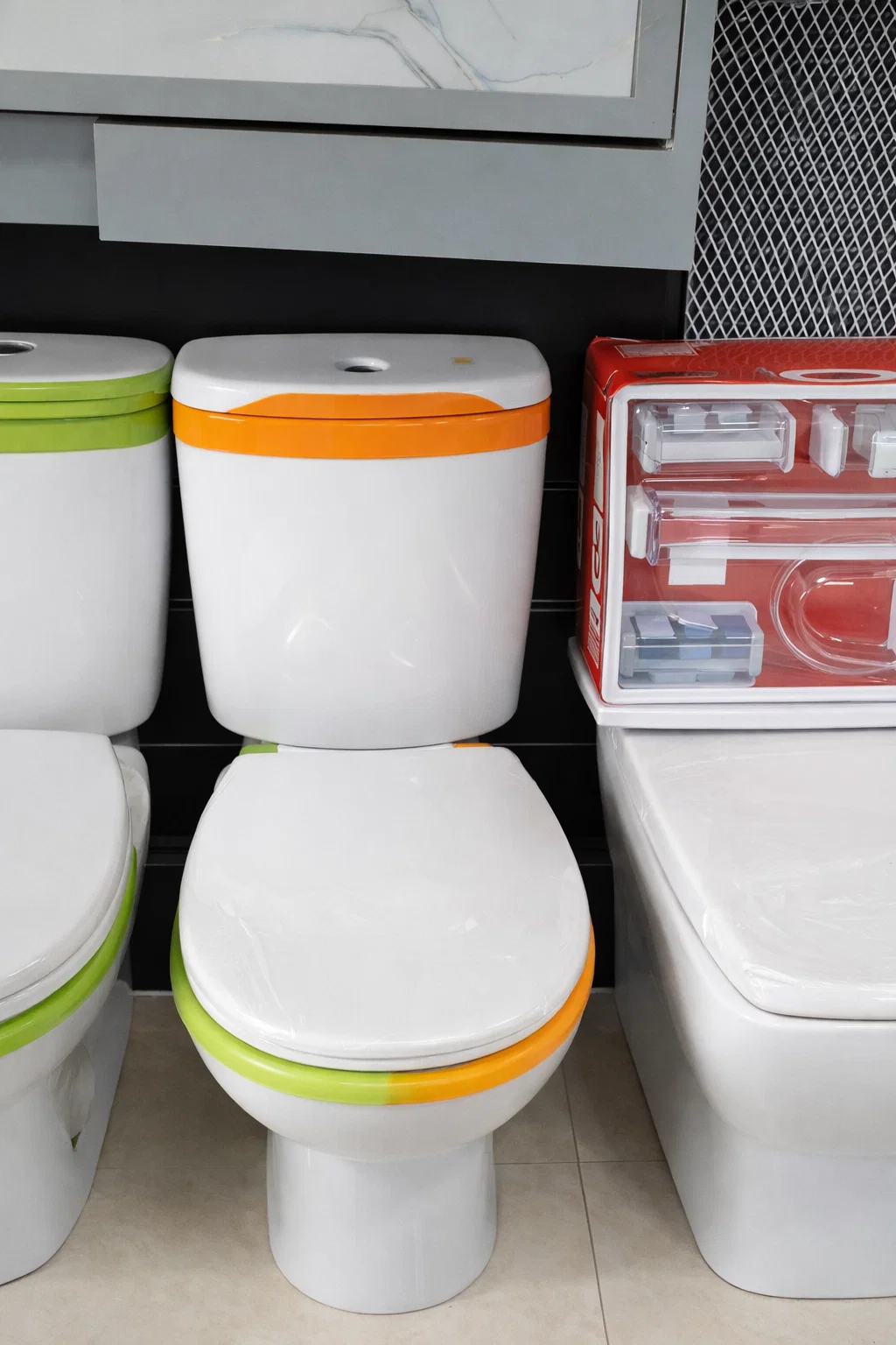 🚽 عرض مميز: مرحاض عصري بألوان عصرية – أناقة وجودة بثمن مناسب