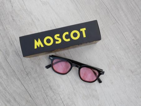 Moscot pink