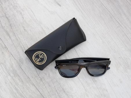 Ray-Ban wayfarer reverse