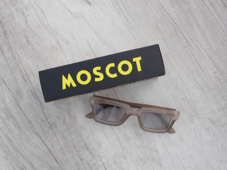 Moscot square summer