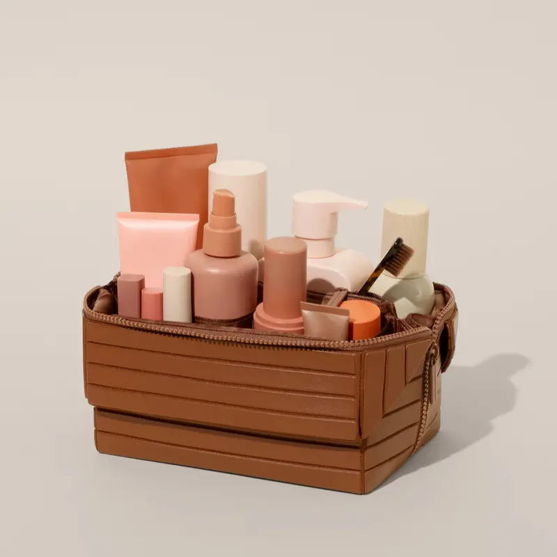 حقيبة جلدية مخططة فاخرة بيد علوية