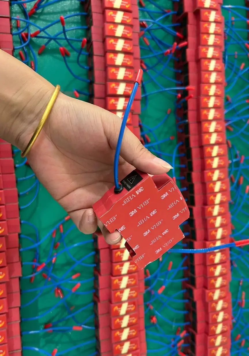 جهاز إطفاء حريق أوتوماتيكي بتقنية الرذاذ - حماية ذكية للوحات الكهربائية