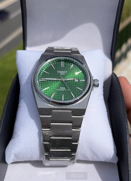 ⏱️ الأناقة السويسرية في معصمك – Tissot PRX Powermatic 80 باللون