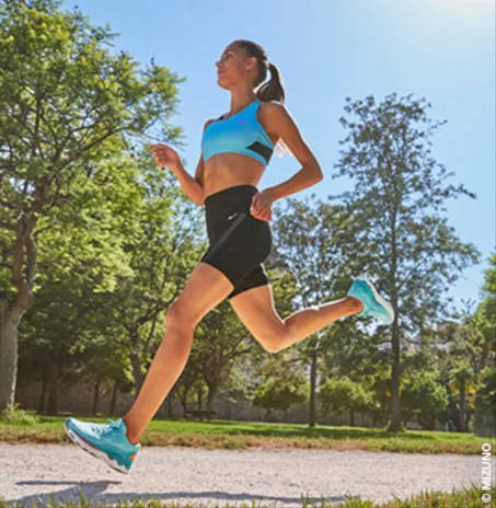 ملابس رياضية نسائية