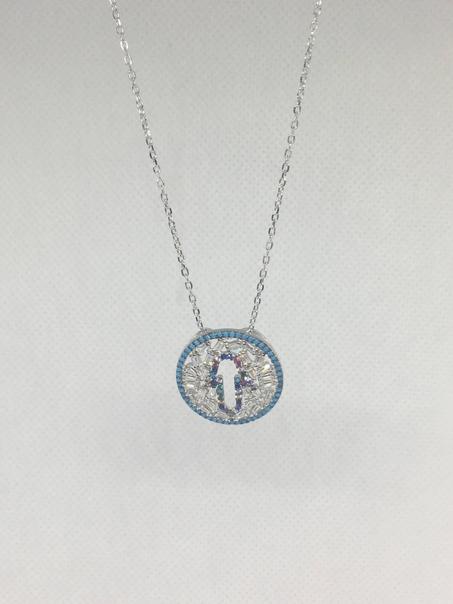 سلسلة من الفضة دات أناقة وجودة عصرية