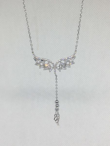 سلسلة من الفضة الخالصة دات جودة وأناقة