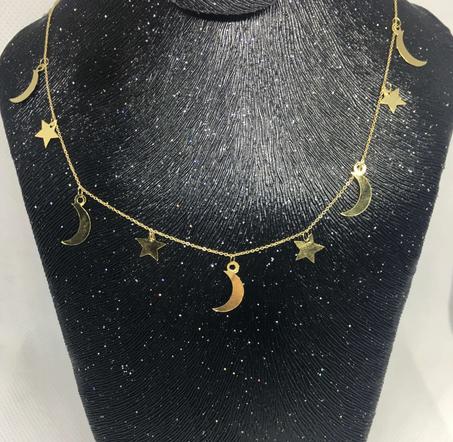 سلسلة  عصرية من الدهب عيار 18 دات موضة وأناقة